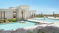 best luxury hotels in Greece