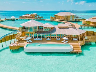 best hotels resorts maldives